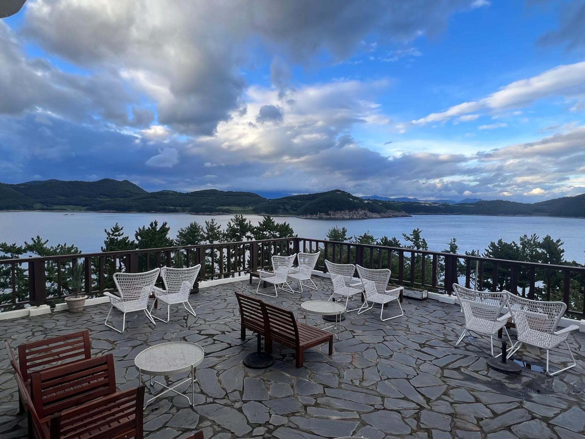 Country House Exclamation Mark & Comma Namhae Ngoại thất bức ảnh