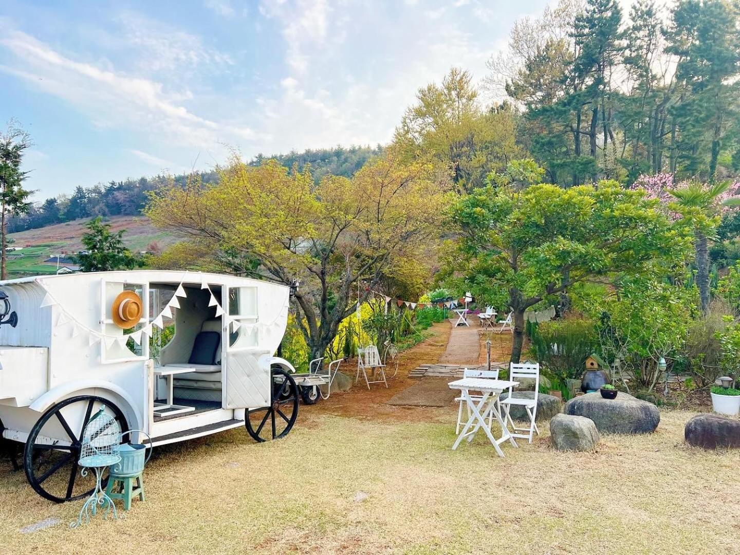Country House Exclamation Mark & Comma Namhae Ngoại thất bức ảnh