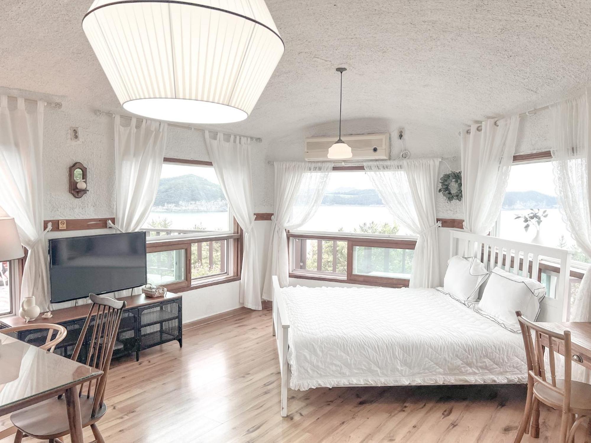 Country House Exclamation Mark & Comma Namhae Ngoại thất bức ảnh