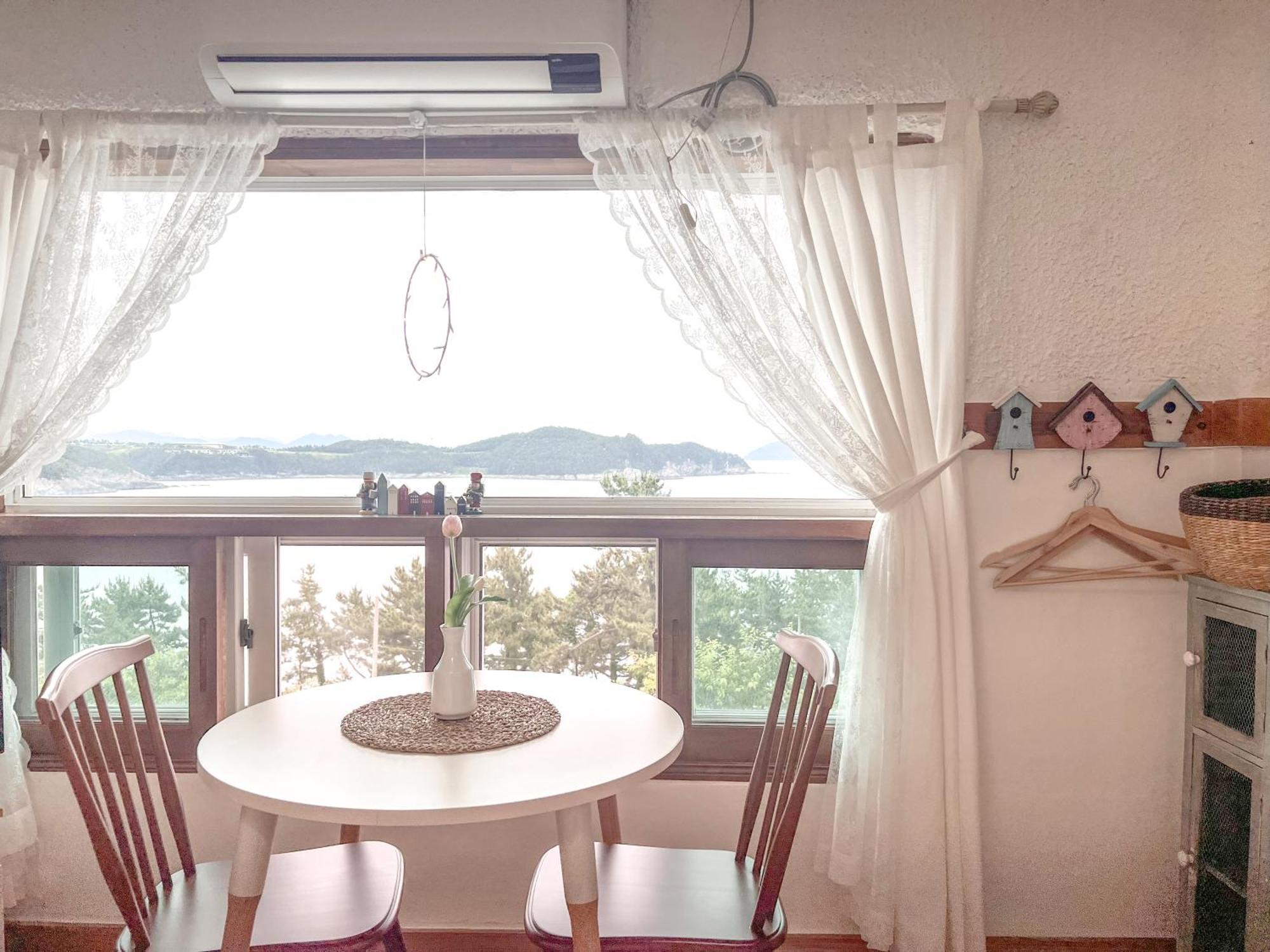 Country House Exclamation Mark & Comma Namhae Ngoại thất bức ảnh