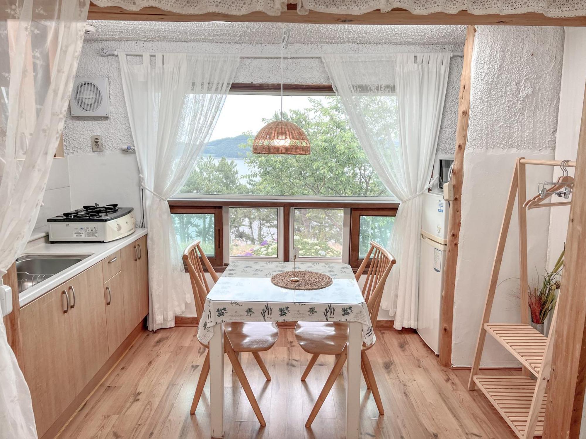 Country House Exclamation Mark & Comma Namhae Ngoại thất bức ảnh