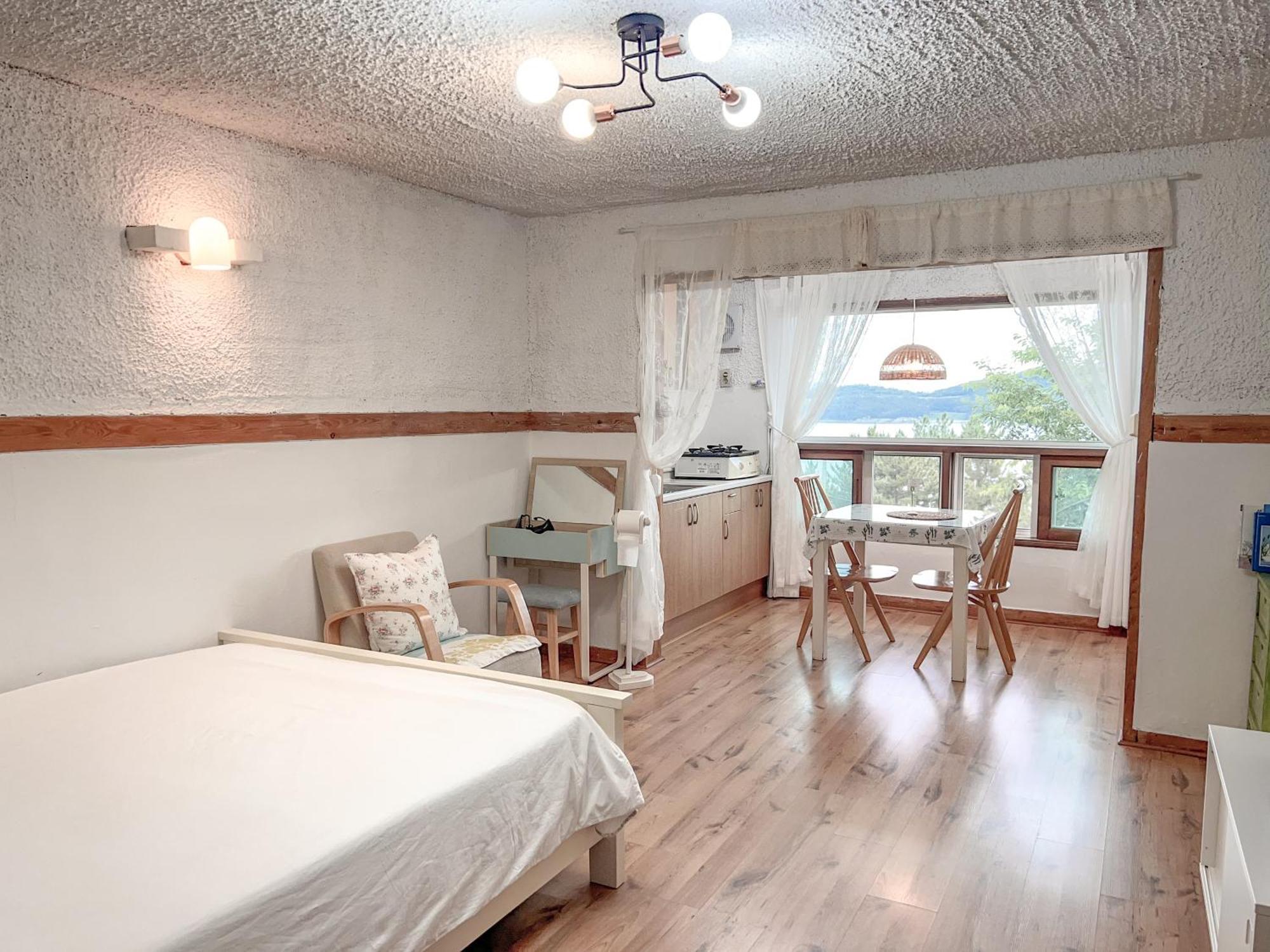 Country House Exclamation Mark & Comma Namhae Ngoại thất bức ảnh