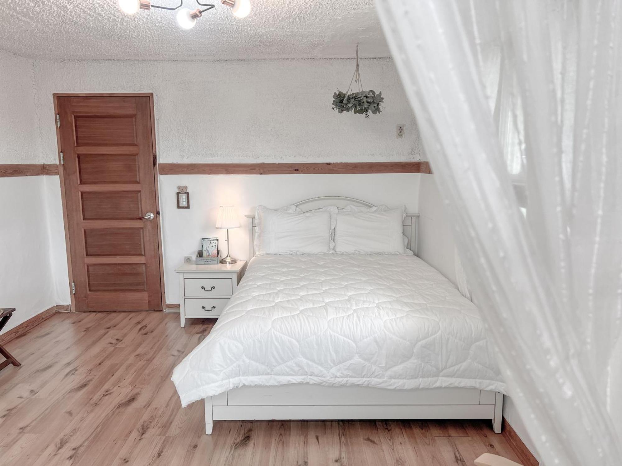 Country House Exclamation Mark & Comma Namhae Ngoại thất bức ảnh