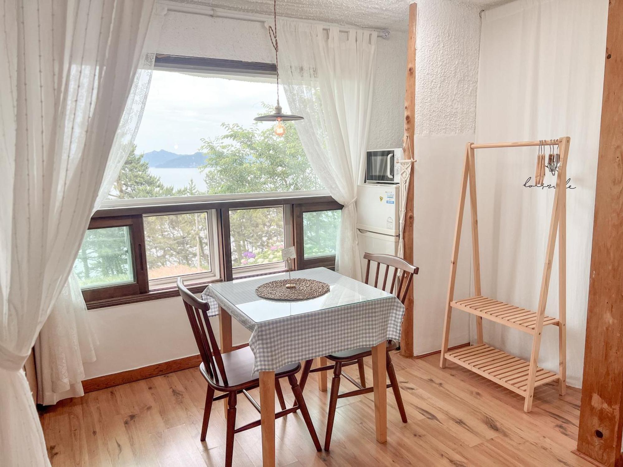 Country House Exclamation Mark & Comma Namhae Ngoại thất bức ảnh