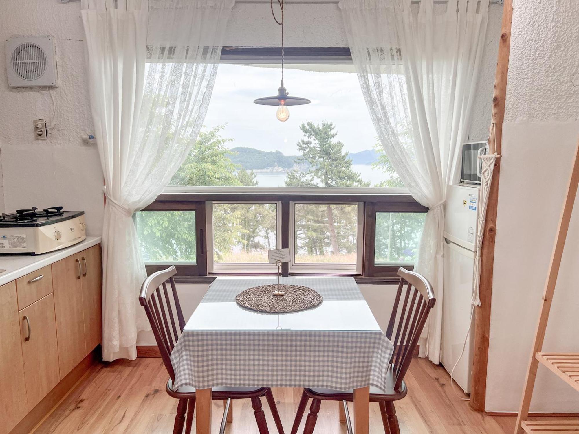 Country House Exclamation Mark & Comma Namhae Ngoại thất bức ảnh